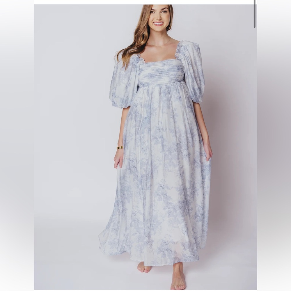 Romantic Blue & White Puff-Sleeve Maxi Dress
